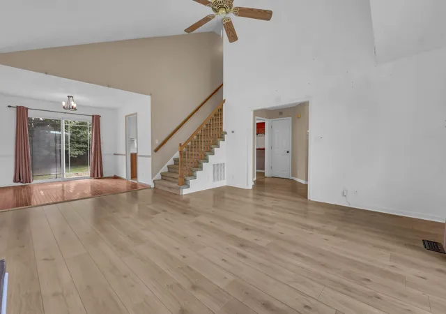 Photo 3 of Single family home for sale at 312 Broadmore Dr, Clarksville, TN 37042 | MLS# 3268549 | Listing updated on 2026-10-27