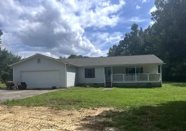 Photo 2 of Single family home for sale at 245 N Airport Cir Nw, Resaca, GA 30735 | MLS# 3264082 | Listing updated on 2026-09-11