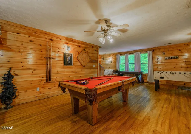 Photo 3 of Single family home for sale at 937 Ski Mountain Rd, Gatlinburg, TN 37738 | MLS# 3591692 | Listing updated on 2026-09-14