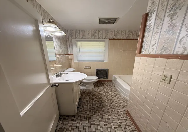Photo 4 of Single family home for sale at 105 Lynn Dr, Columbia, TN 38401 | MLS# 3264262 | Listing updated on 2026-09-30