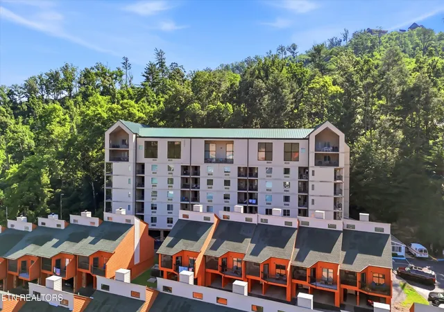Photo 1 of Condo for sale at 413 Baskins Crk Rd #303, Gatlinburg, TN 37738 | MLS# 3264276 | Listing updated on 2026-09-11