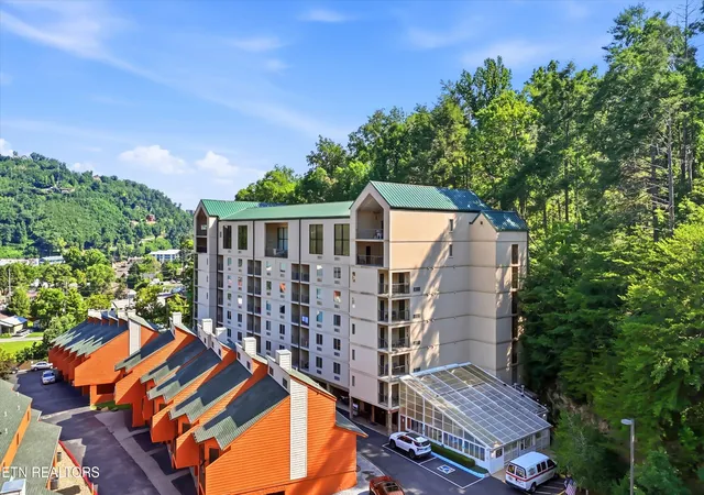 Photo 2 of Condo for sale at 413 Baskins Crk Rd #303, Gatlinburg, TN 37738 | MLS# 3264276 | Listing updated on 2026-09-11
