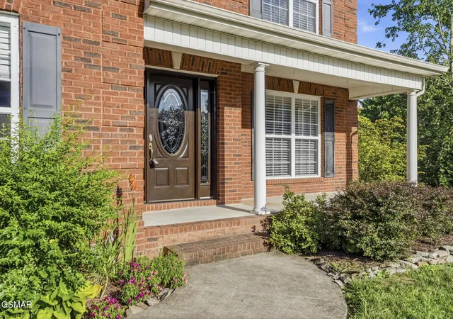 Photo 3 of Single family home for sale at 8342 Bay Garden Ln, Knoxville, TN 37938 | MLS# 3591693 | Listing updated on 2026-09-15
