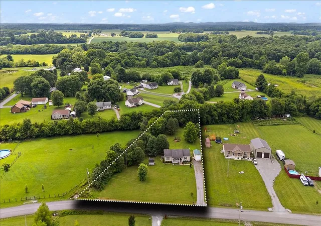 Photo 1 of Single family home for sale at 109 Anderson Crk Rd, Bell Buckle, TN 37020 | MLS# 3267448 | Listing updated on 2026-09-12