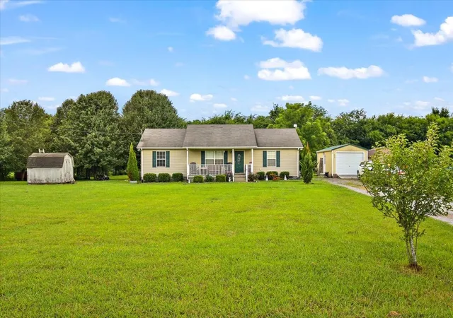Photo 2 of Single family home for sale at 109 Anderson Crk Rd, Bell Buckle, TN 37020 | MLS# 3267448 | Listing updated on 2026-09-12