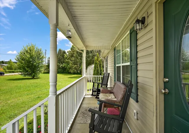 Photo 3 of Single family home for sale at 109 Anderson Crk Rd, Bell Buckle, TN 37020 | MLS# 3267448 | Listing updated on 2026-09-12