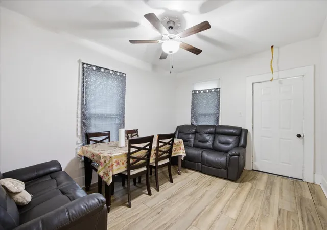 Photo 3 of Single family home for sale at 2009 Robbins St, Chattanooga, TN 37404 | MLS# 3267406 | Listing updated on 2026-10-09