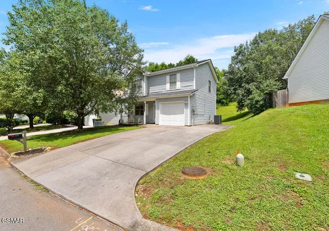 Photo 1 of Single family home for sale at 3709 Holgate Ln, Powell, TN 37849 | MLS# 3288524 | Listing updated on 2026-09-24