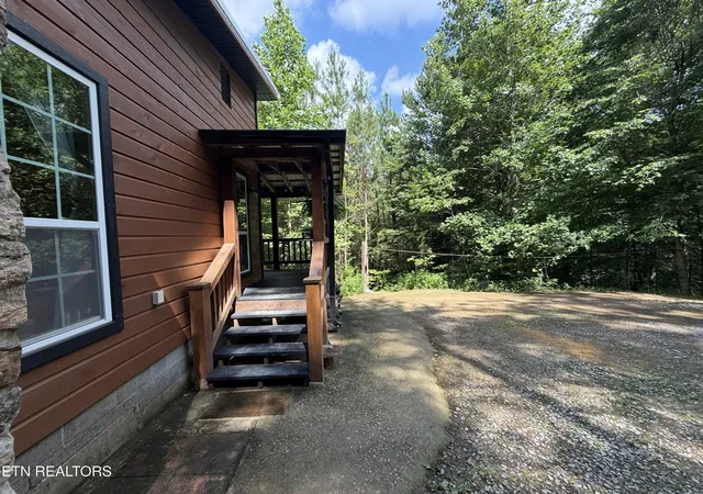 Photo 3 of Single family home for sale at 438 Country Sq Rd, Newport, TN 37821 | MLS# 3269122 | Listing updated on 2026-09-15