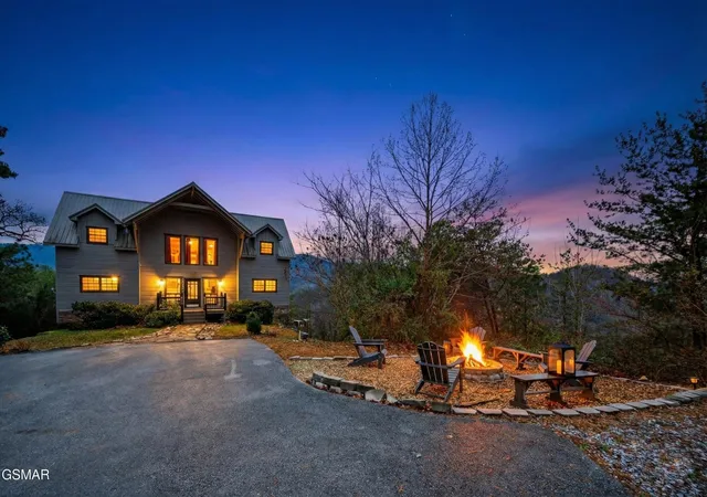 Photo 2 of Single family home for sale at 1118 Eagle Pointe Way, Pigeon Forge, TN 37863 | MLS# 3544648 | Listing updated on 2026-10-02