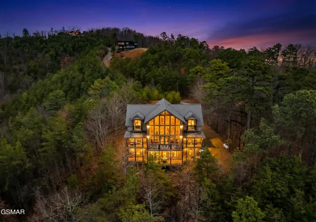 Photo 3 of Single family home for sale at 1118 Eagle Pointe Way, Pigeon Forge, TN 37863 | MLS# 3544648 | Listing updated on 2026-10-02
