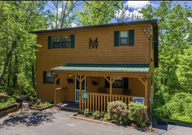 Photo 1 of Single family home for sale at 803 Sunrise Blvd, Sevierville, TN 37862 | MLS# 3288563 | Listing updated on 2026-09-11