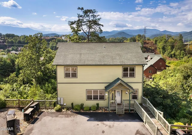 Photo 1 of Single family home for sale at 1129 Cvs Fls Way, Pigeon Forge, TN 37863 | MLS# 3299556 | Listing updated on 2026-09-11