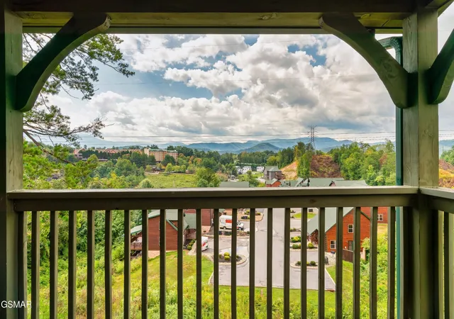 Photo 2 of Single family home for sale at 1129 Cvs Fls Way, Pigeon Forge, TN 37863 | MLS# 3299556 | Listing updated on 2026-09-11