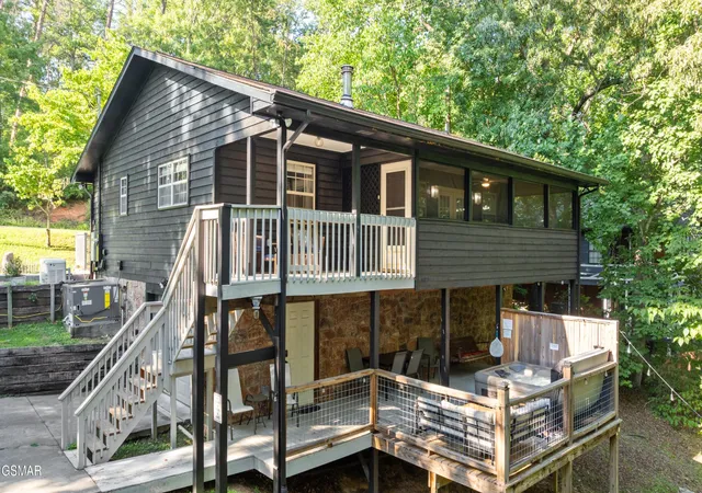 Photo 1 of Single family home for sale at 1635 S Mountain View Rd, Sevierville, TN 37876 | MLS# 3305338 | Listing updated on 2026-10-22