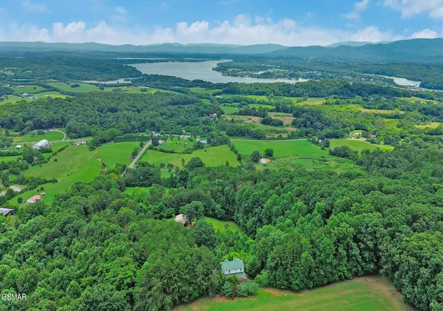 Photo 2 of Single family home for sale at 2425 Promise Ln, White Pine, TN 37890 | MLS# 3591708 | Listing updated on 2026-09-24