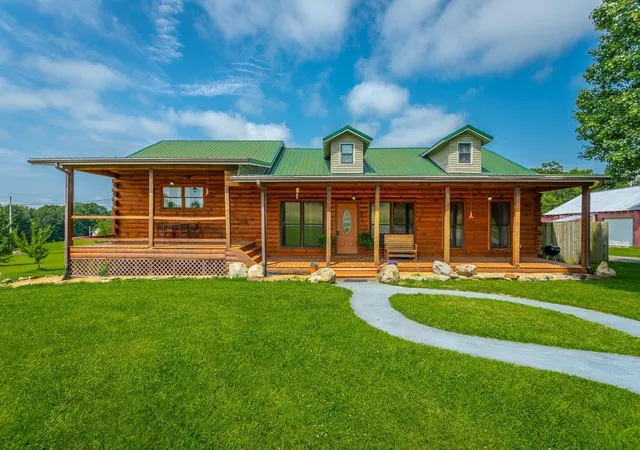 Photo 3 of Single family home for sale at 2195 Myers Rd, Pikeville, TN 37367 | MLS# 3269933 | Listing updated on 2026-09-11