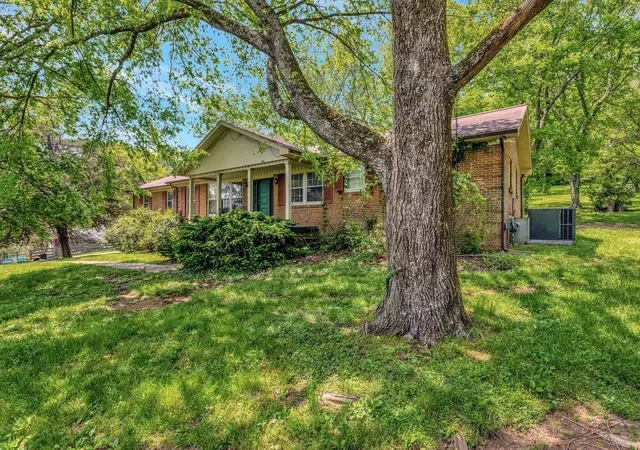 Photo 3 of Single family home for sale at 483 Franklin Rd, Franklin, TN 37069 | MLS# 3271039 | Listing updated on 2026-09-15