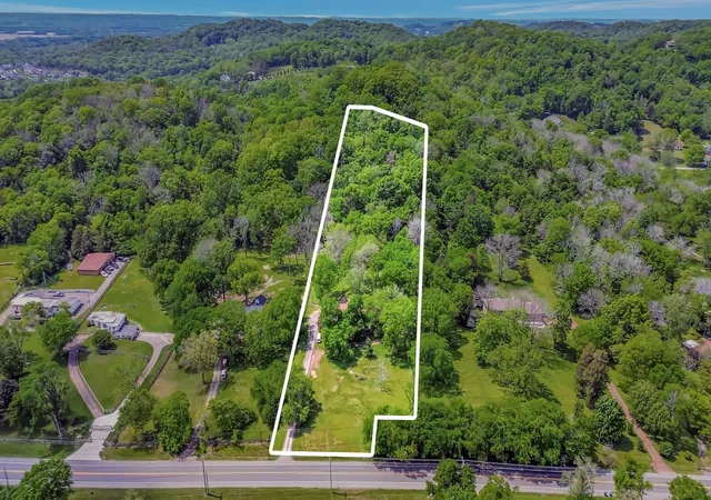 Photo 3 of Single family home for sale at 483 Franklin Rd, Franklin, TN 37069 | MLS# 3271039 | Listing updated on 2026-09-15