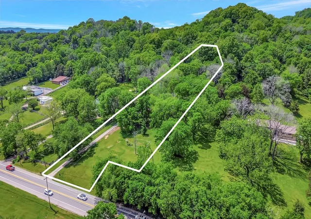 Photo 4 of Single family home for sale at 483 Franklin Rd, Franklin, TN 37069 | MLS# 3271039 | Listing updated on 2026-09-15
