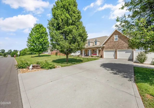 Photo 2 of Single family home for sale at 1463 Benjamin Blvd, Sevierville, TN 37876 | MLS# 3591710 | Listing updated on 2026-09-29