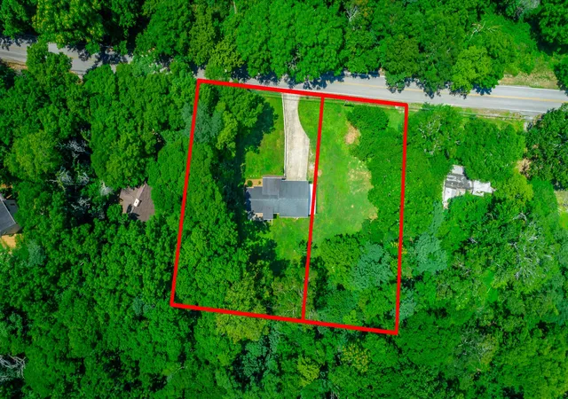 Photo 2 of Single family home for sale at 6582 Fairview Rd, Hixson, TN 37343 | MLS# 3270460 | Listing updated on 2026-09-14