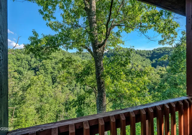 Photo 2 of Single family home for sale at 2050 Abbey Ln Way, Sevierville, TN 37862 | MLS# 3591712 | Listing updated on 2026-09-14