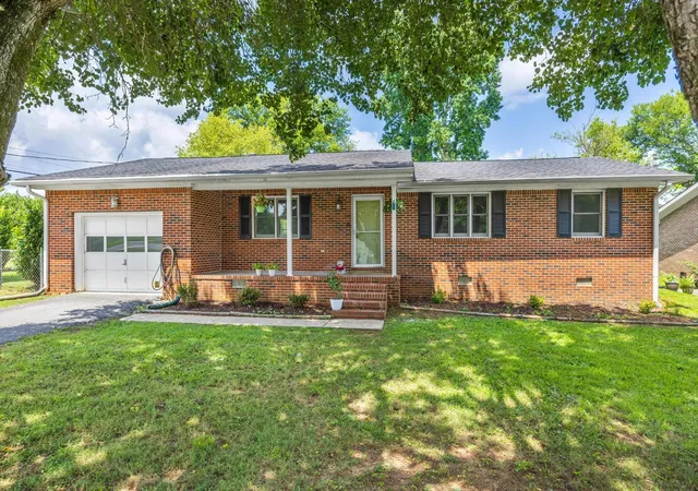Photo 2 of Single family home for sale at 15 Boynton Ter, Ringgold, GA 30736 | MLS# 3270505 | Listing updated on 2026-09-11