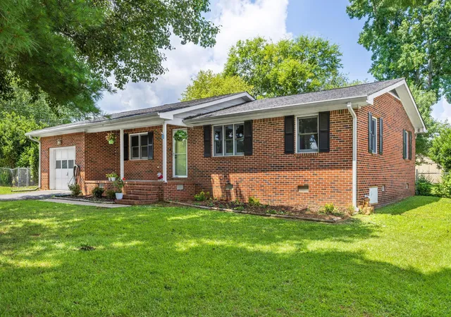 Photo 3 of Single family home for sale at 15 Boynton Ter, Ringgold, GA 30736 | MLS# 3270505 | Listing updated on 2026-09-11