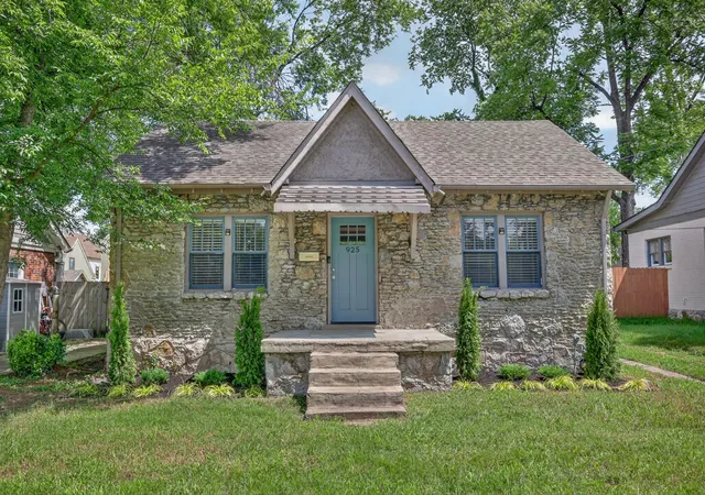 Photo 1 of Single family home for sale at 925 W Eastland Ave, Nashville, TN 37206 | MLS# 3288147 | Listing updated on 2026-09-14