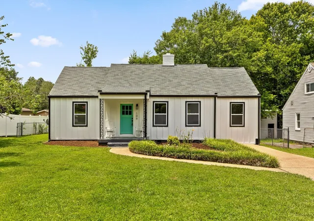 Photo 2 of Single family home for sale at 109 Anderson Dr, Chattanooga, TN 37421 | MLS# 3298169 | Listing updated on 2026-09-11