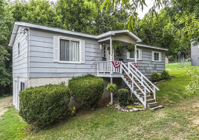 Photo 3 of Single family home for sale at 6407 Vulcan Ln, Chattanooga, TN 37416 | MLS# 3276656 | Listing updated on 2026-10-09