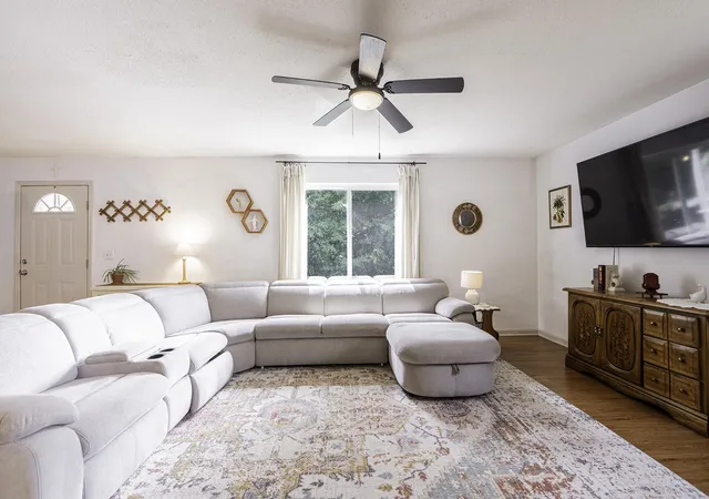 Photo 4 of Single family home for sale at 6407 Vulcan Ln, Chattanooga, TN 37416 | MLS# 3276656 | Listing updated on 2026-10-09