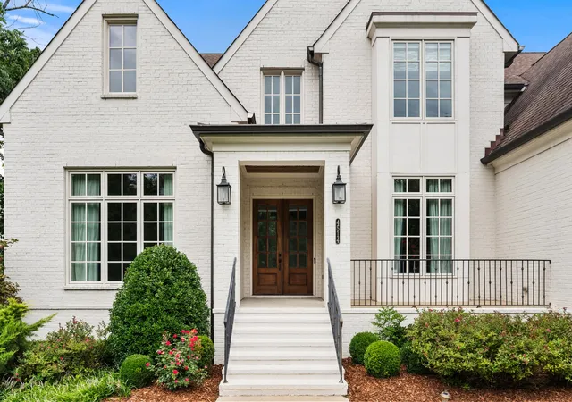 Photo 4 of Single family home for sale at 4514 Shys Hl Rd, Nashville, TN 37215 | MLS# 3516267 | Listing updated on 2026-09-13