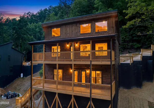 Photo 1 of Sale Pending at 2656 Sunset Rd, Sevierville, TN 37862 | MLS# 3591714 | Listing updated on 2026-09-14