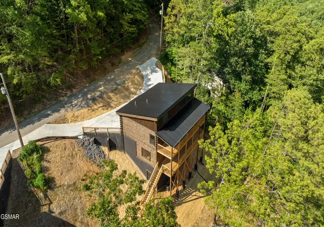 Photo 4 of Sale Pending at 2656 Sunset Rd, Sevierville, TN 37862 | MLS# 3591714 | Listing updated on 2026-09-14