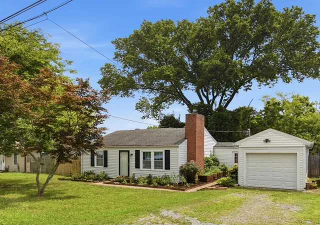 Photo 2 of Single family home for sale at 2708 Hartford Dr, Nashville, TN 37210 | MLS# 3279241 | Listing updated on 2026-09-13