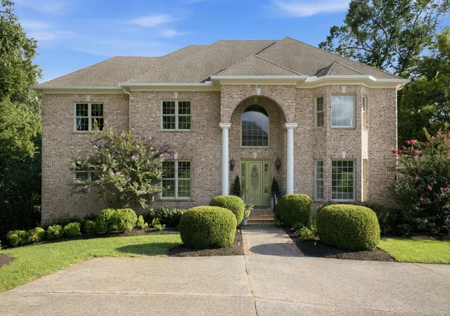 Photo 2 of Single family home for sale at 9619 Deer Trak Ct, Brentwood, TN 37027 | MLS# 3281368 | Listing updated on 2026-10-05