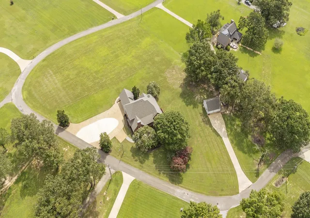 Photo 2 of Single family home for sale at 245 Nellie Ln, Savannah, TN 38372 | MLS# 3278167 | Listing updated on 2026-09-30