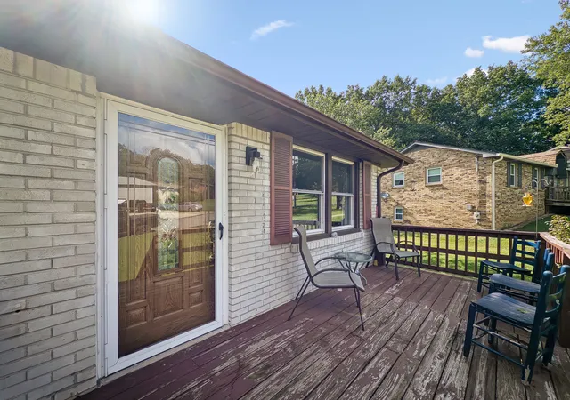Photo 3 of Single family home for sale at 127 Lynhurst Cir, Hendersonville, TN 37075 | MLS# 3279257 | Listing updated on 2026-09-11