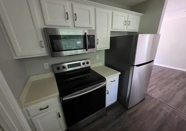 Photo 4 of Sale Pending at 105 Monarch Ln, Clarksville, TN 37042 | MLS# 3278553 | Listing updated on 2026-09-12