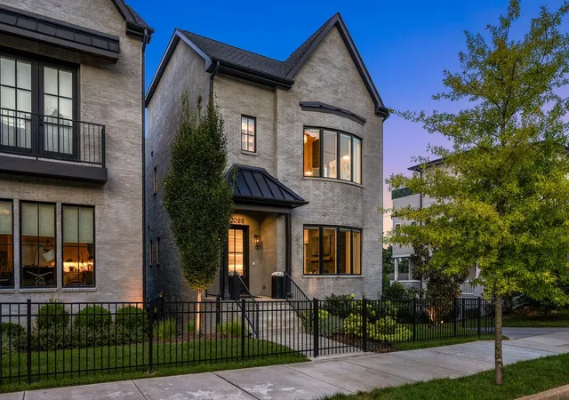 Photo 3 of Single family home for sale at 2086 12th Avenue S, Nashville, TN 37204 | MLS# 3278634 | Listing updated on 2026-09-15