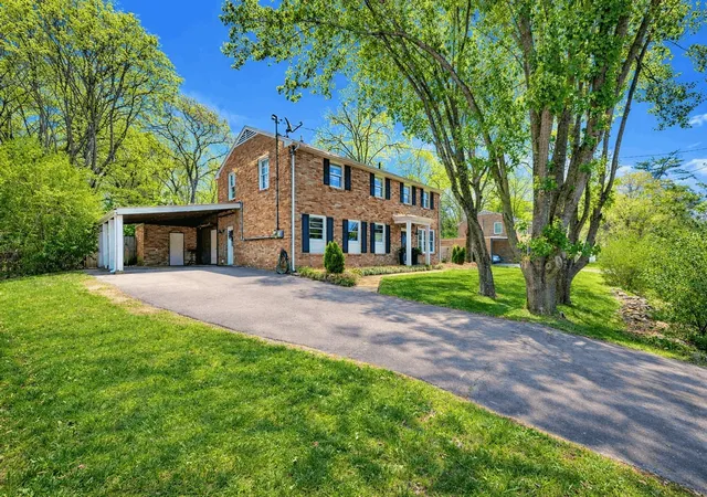 Photo 3 of Single family home for sale at 4824 Briarwood Dr, Nashville, TN 37211 | MLS# 3285608 | Listing updated on 2026-09-15