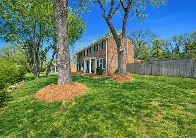 Photo 3 of Single family home for sale at 4824 Briarwood Dr, Nashville, TN 37211 | MLS# 3285608 | Listing updated on 2026-09-15