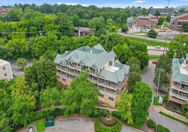 Photo 1 of Condo for sale at 733 Battery Pl #101, Chattanooga, TN 37403 | MLS# 3279092 | Listing updated on 2026-09-11