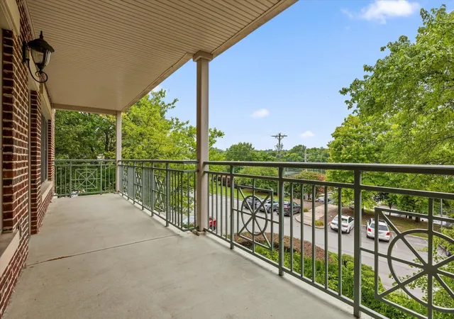 Listing Photo 5 - Condo for sale in building located at 733 Battery Pl, Chattanooga, TN 37403 - Unit #101
