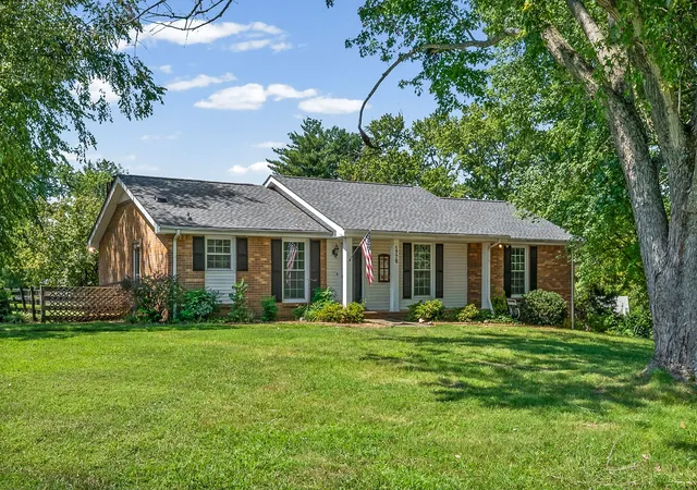 Photo 1 of Single family home for sale at 1776 Auburn Dr, Clarksville, TN 37043 | MLS# 3279165 | Listing updated on 2026-09-14
