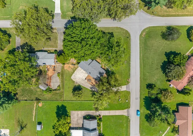 Photo 3 of Single family home for sale at 1776 Auburn Dr, Clarksville, TN 37043 | MLS# 3279165 | Listing updated on 2026-09-14