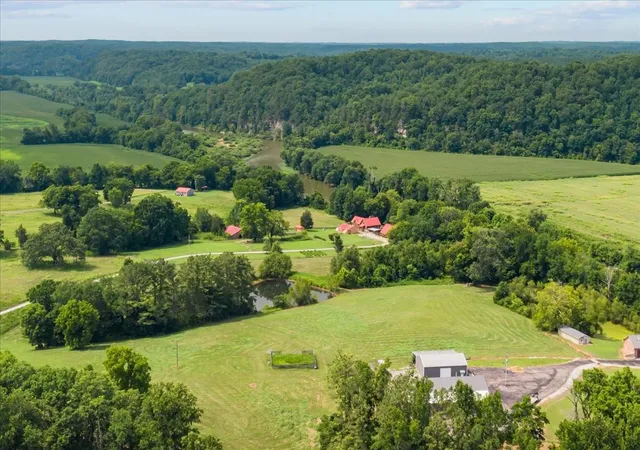 Photo 3 of Single family home for sale at 4060 Dyer Rd, Hurricane Mills, TN 37078 | MLS# 3280885 | Listing updated on 2026-09-10