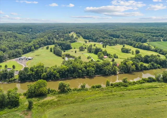 Photo 4 of Single family home for sale at 4060 Dyer Rd, Hurricane Mills, TN 37078 | MLS# 3280885 | Listing updated on 2026-09-10
